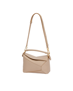 Bolso pequeño Puzzle Edge de piel de ternero granulada beige flexible